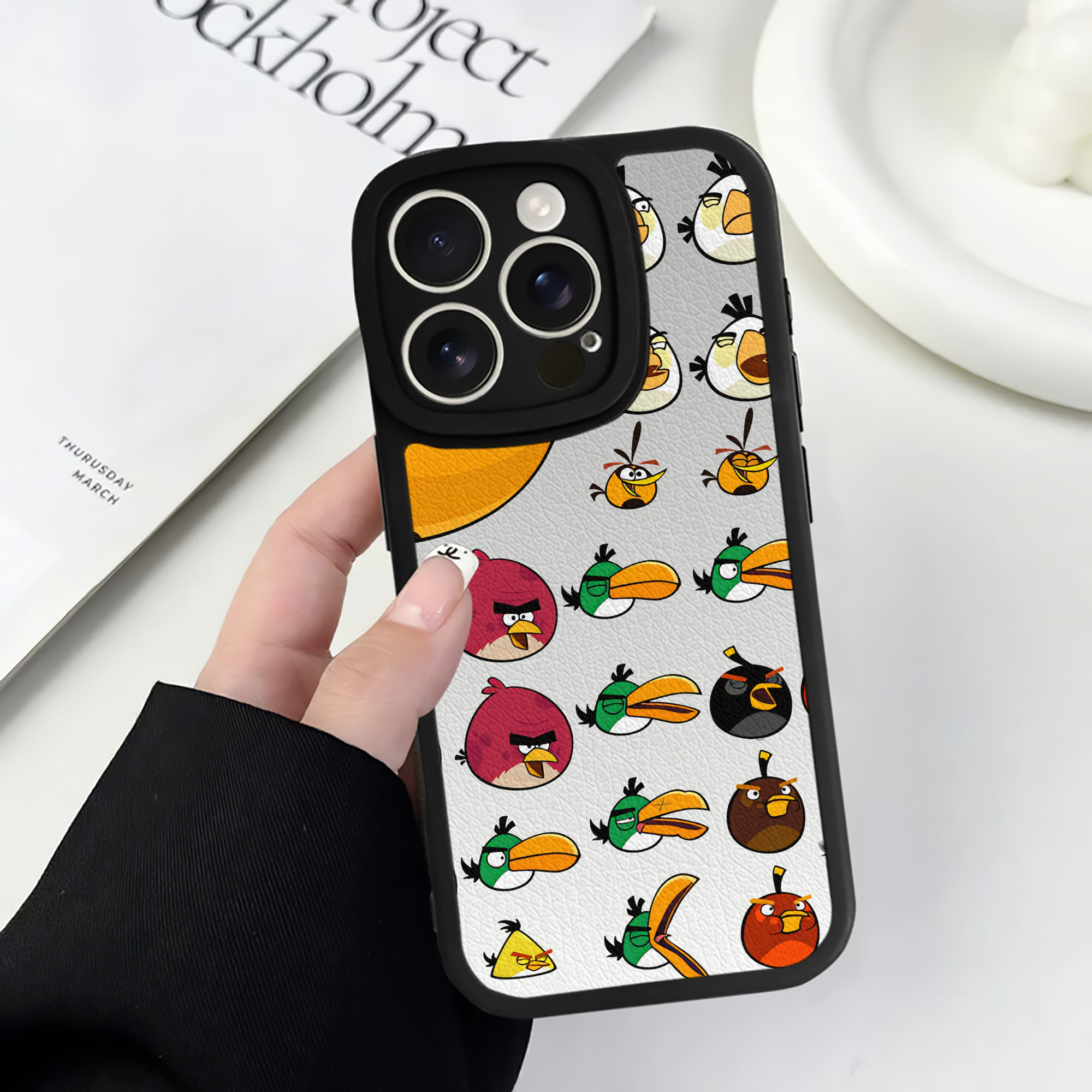 （画像用） Angry Birds アングリーバード 【iPhone 16シリーズ対応】シリコンスマホケース（レザー調） 材質：シリコン